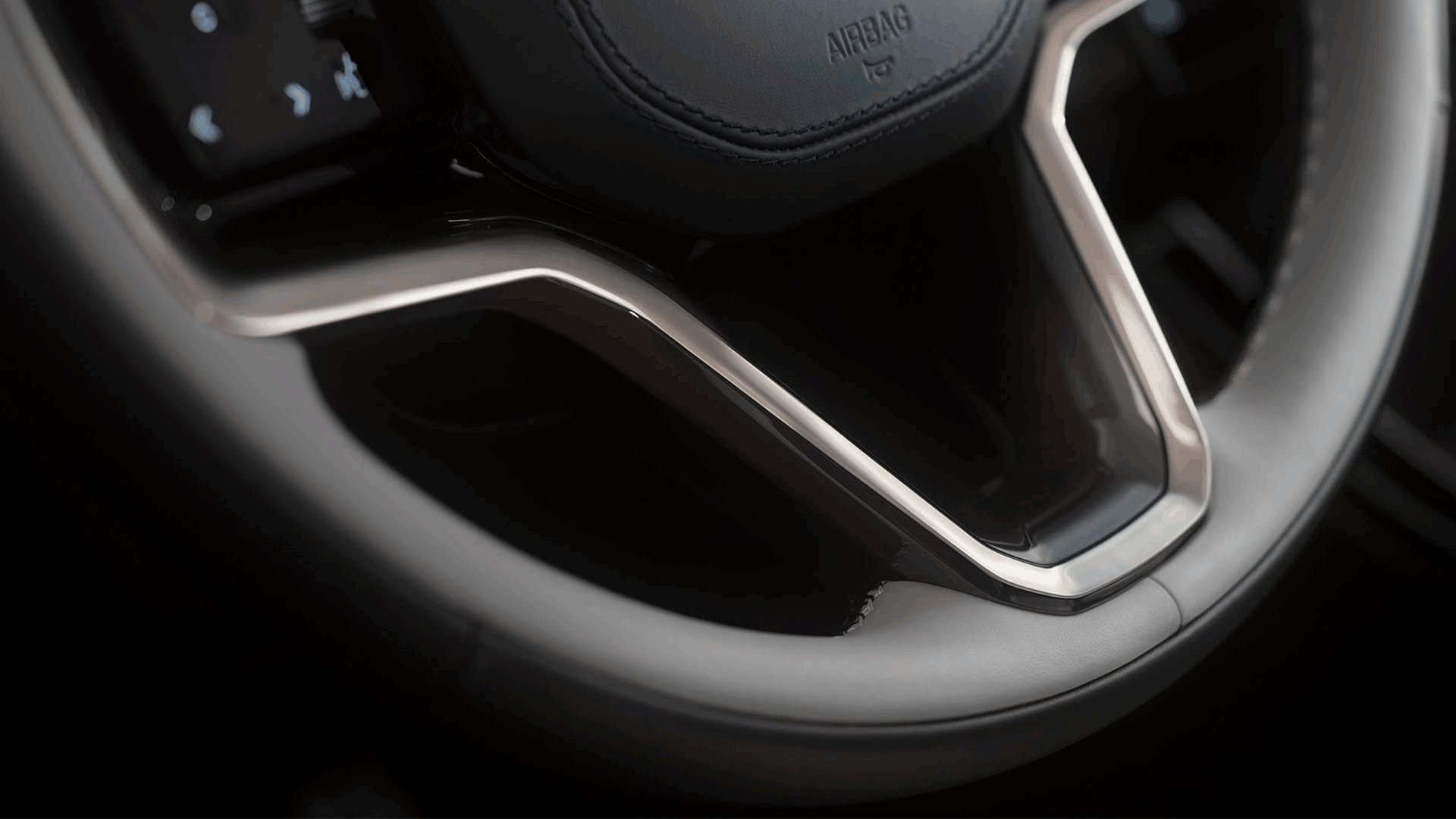 Close up of steering wheel in RR Evoque