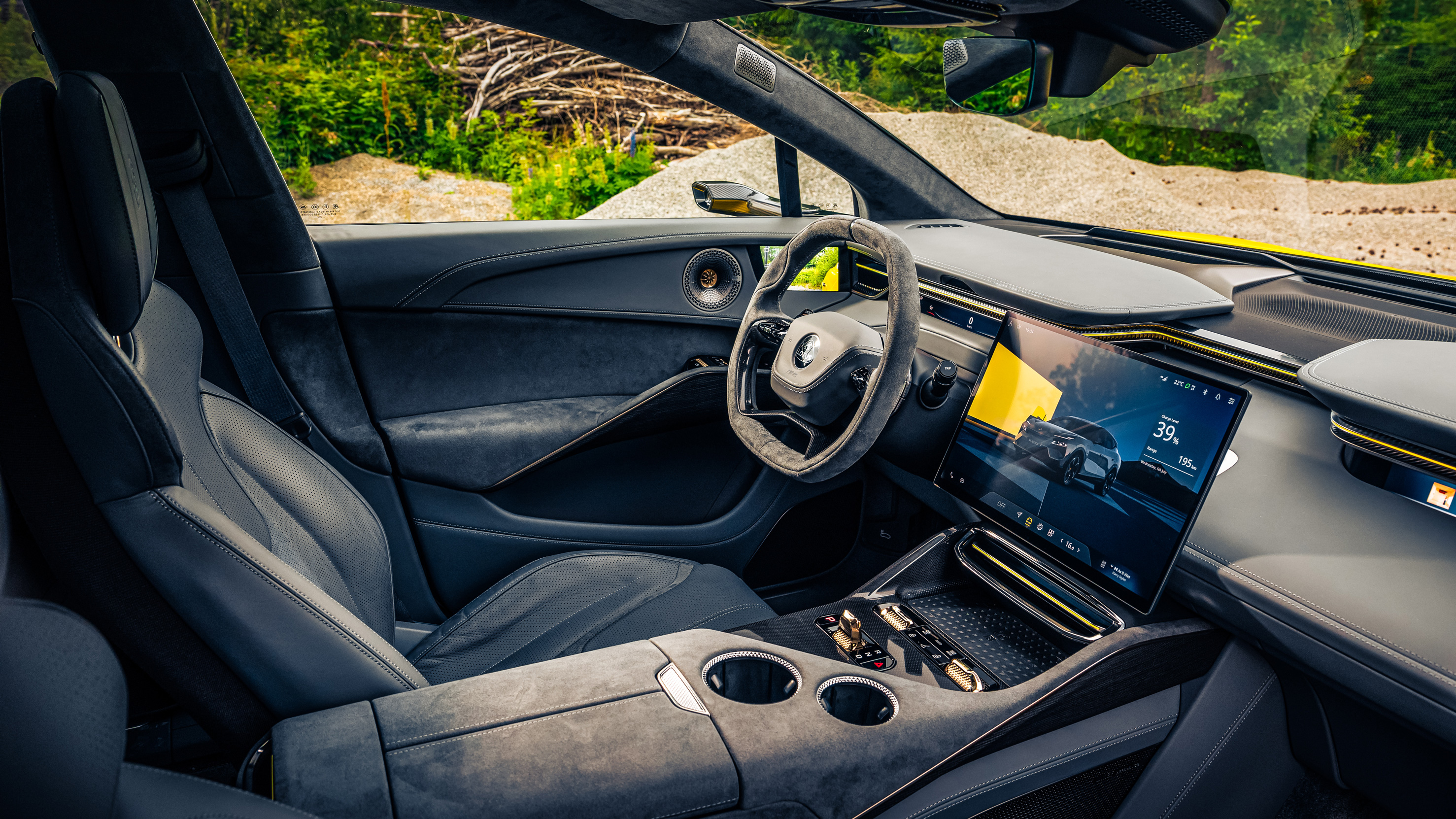 3-Lotus-Eletre.jpg