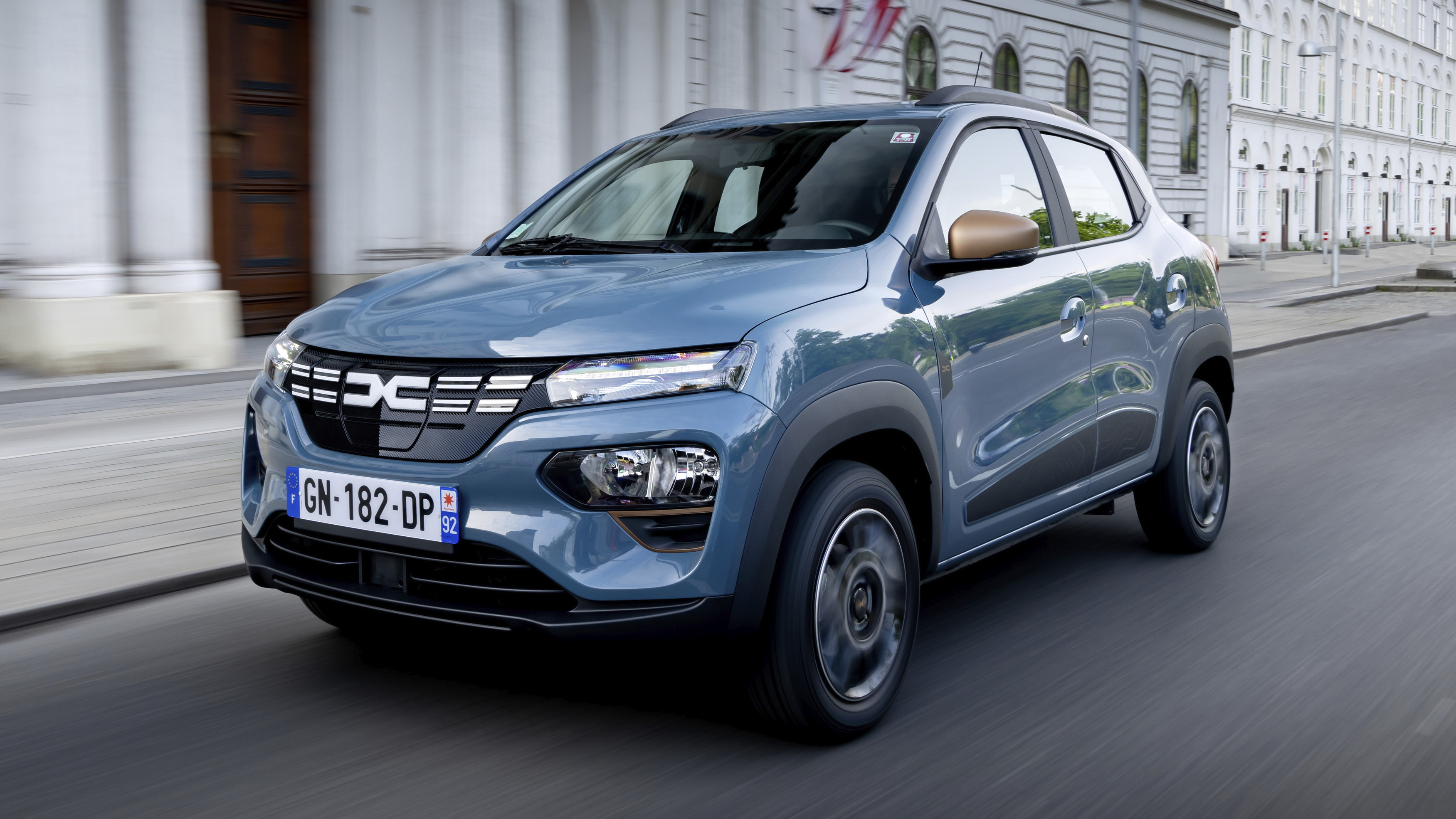 https://www.topgear.com/sites/default/files/2023/07/Dacia%20Spring_0.jpg