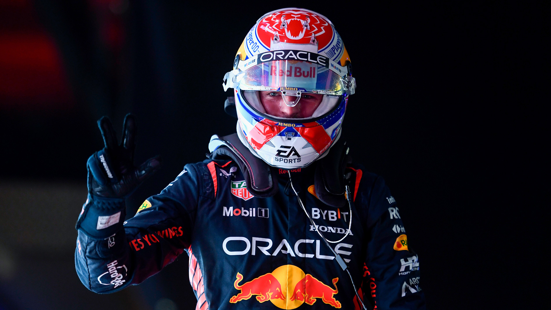 Max Verstappen is F1 world champion for a third time!