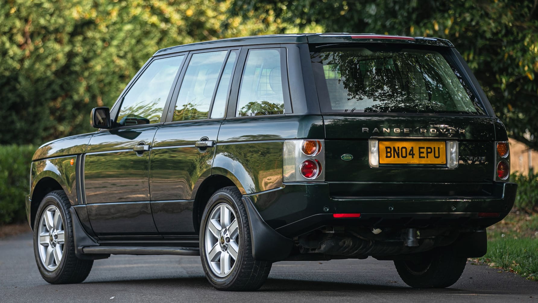 You can now buy Her Majesty Queen Elizabeth's 2004 Range Rover | Top Gear