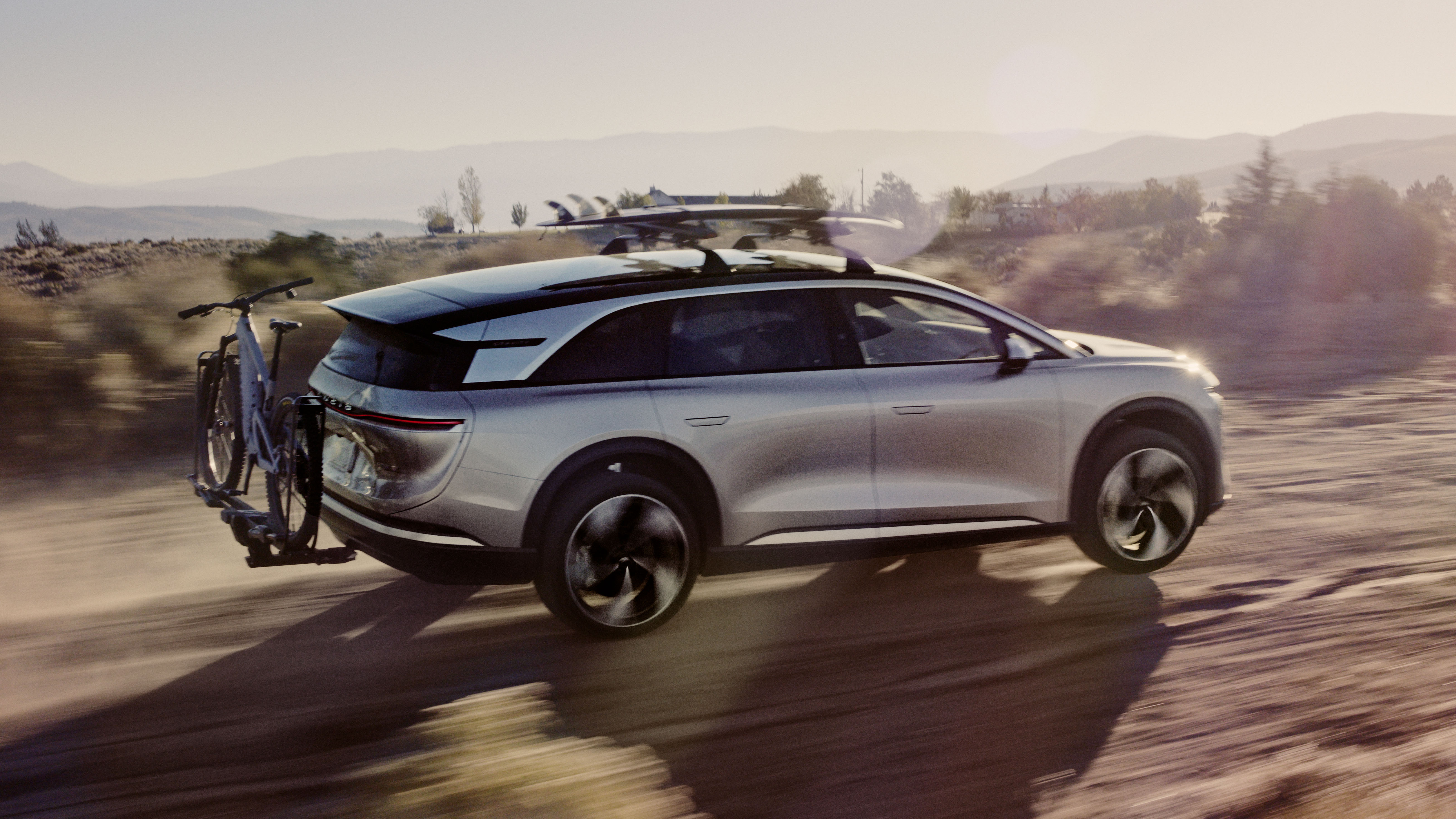 The Lucid Gravity SUV looks awesome and has 440 miles of estimated range