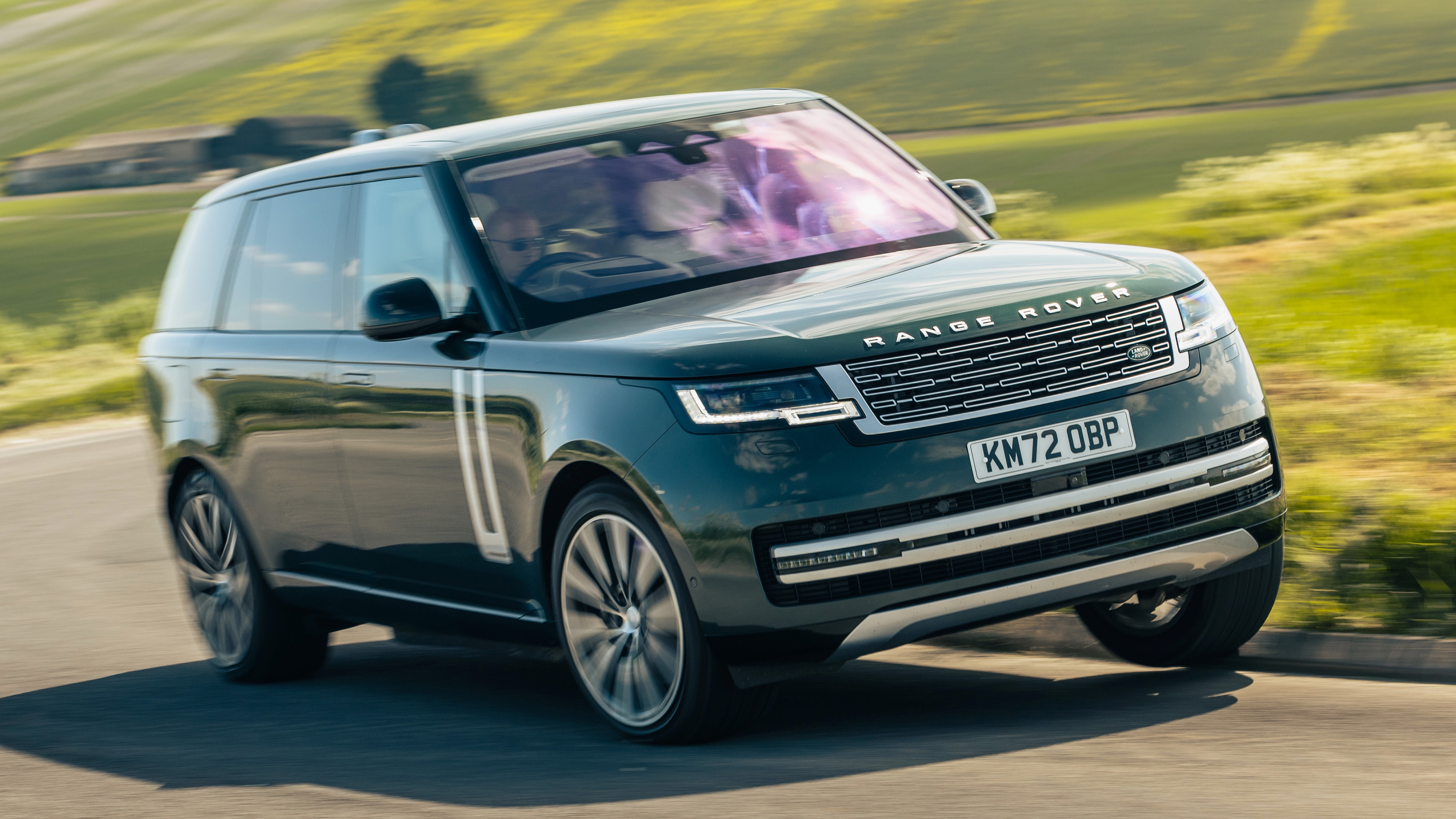 2024 Range Rover SV Long - Ultra Luxury SUV in detail 