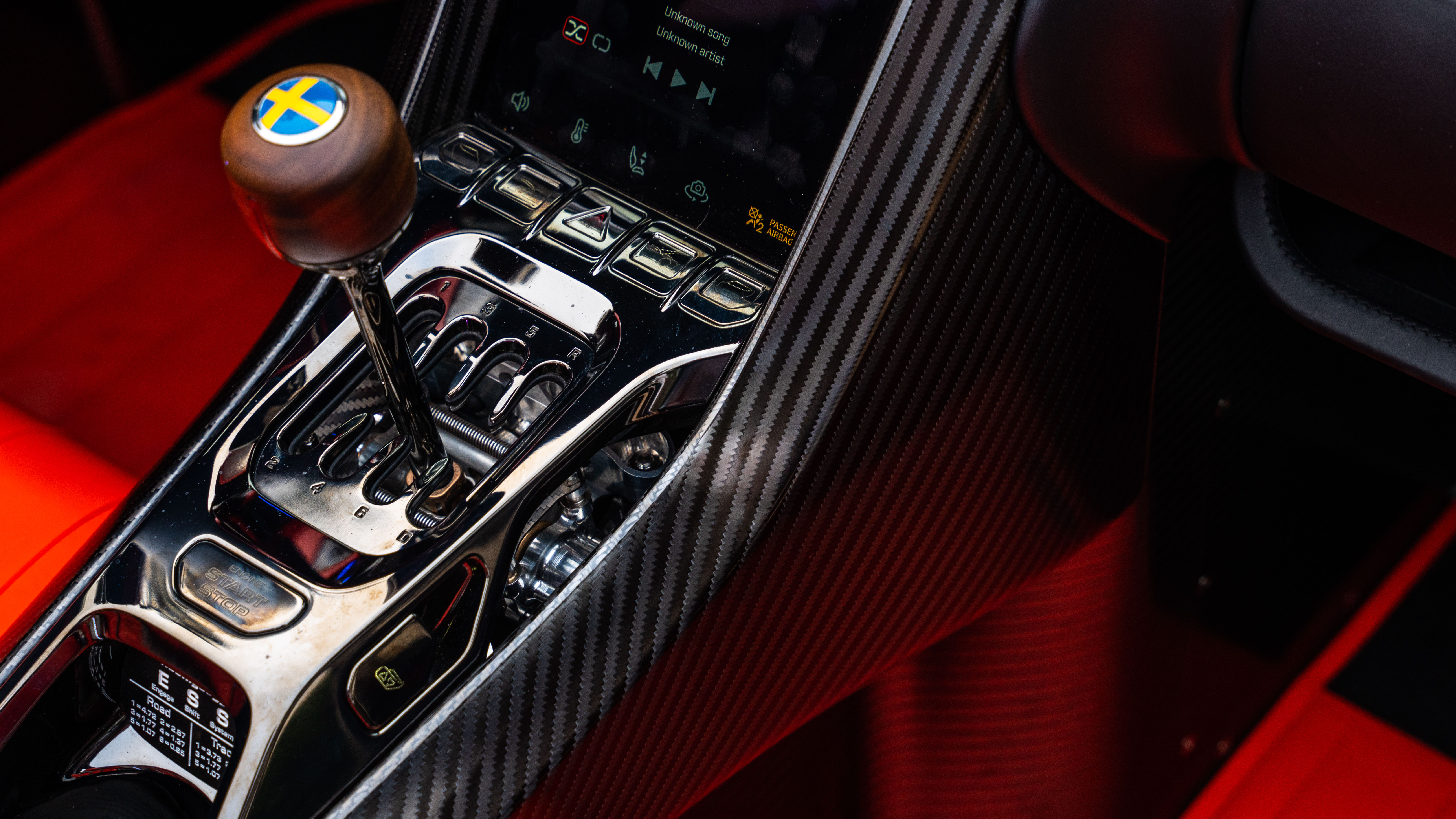 Does Koenigsegg's complex CC850 gearbox feel like a proper manual