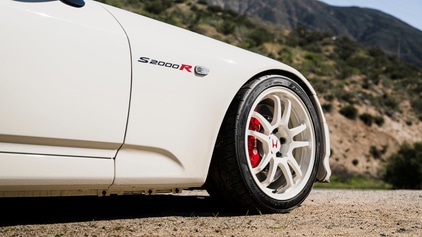 Honda R20 Modification This modified Honda S2000R is the factory Type R we should have got ...
