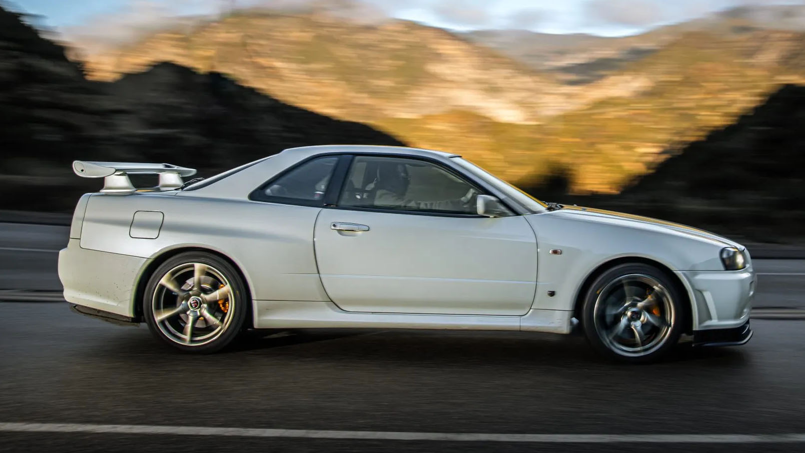 We desperately want this one-of-285 Nissan Skyline R34 GT-R M-Spec