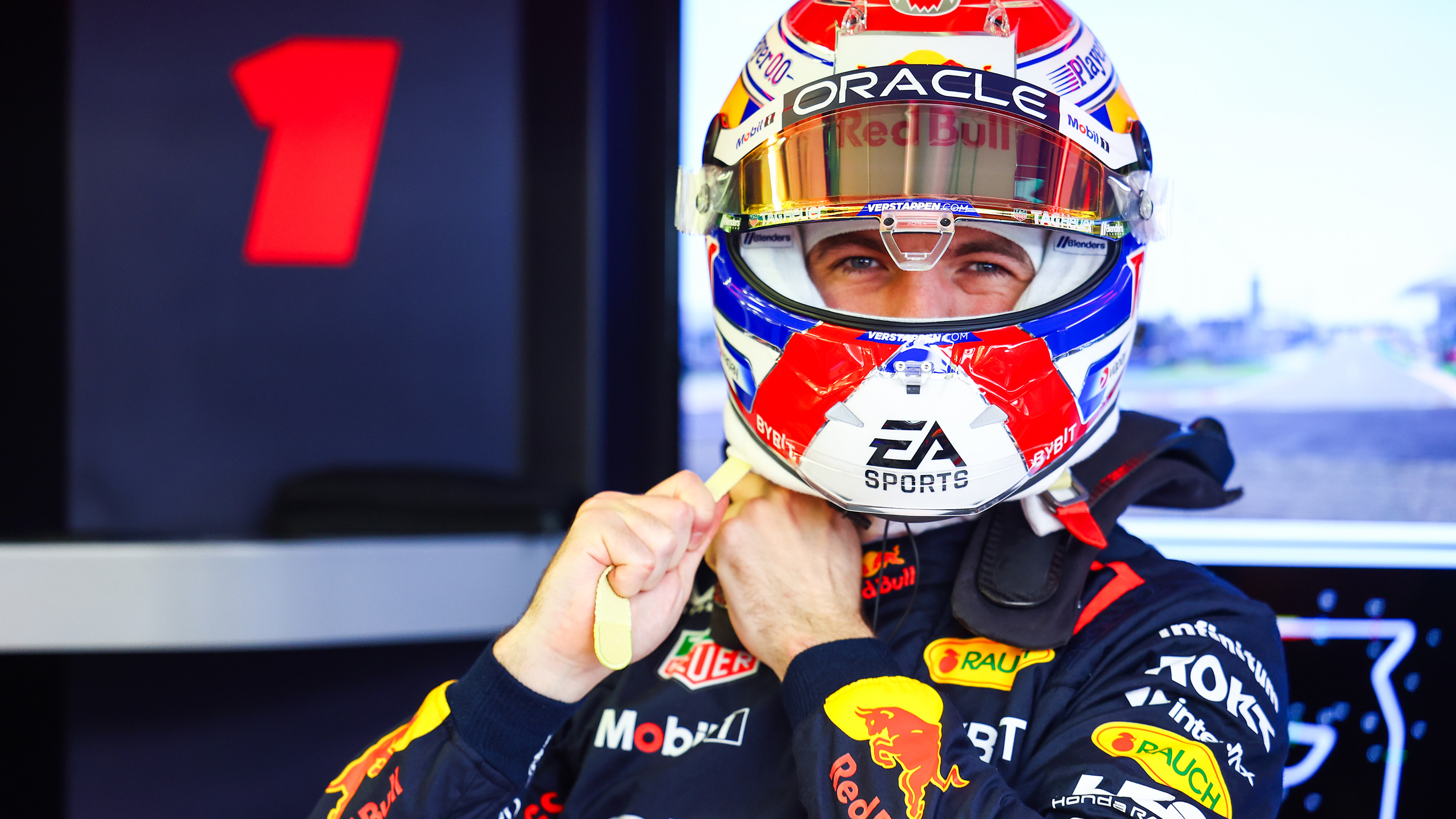 Red Bull F1 testing 2024 Verstappen garage