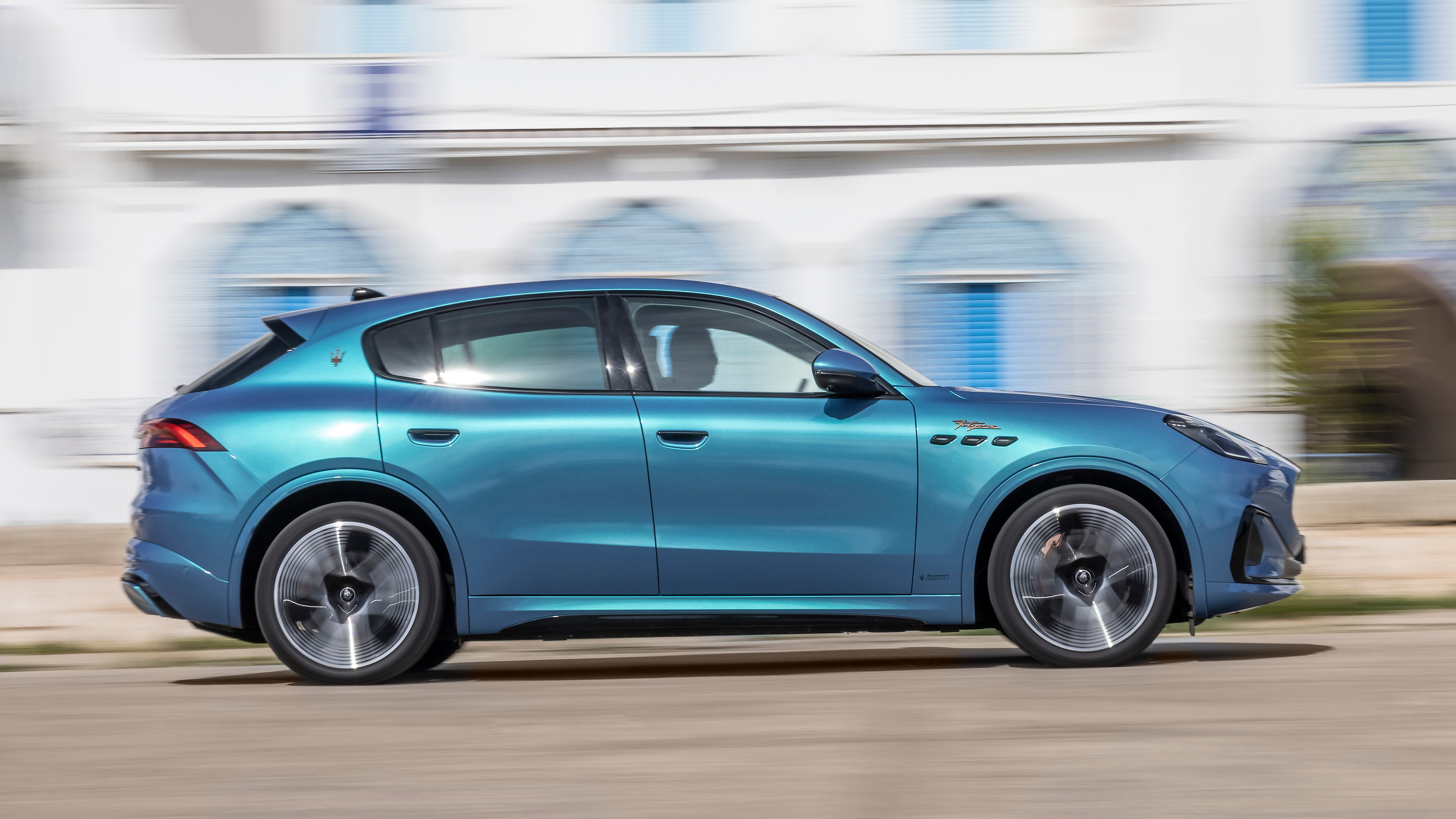 Maserati Grecale Folgore profile
