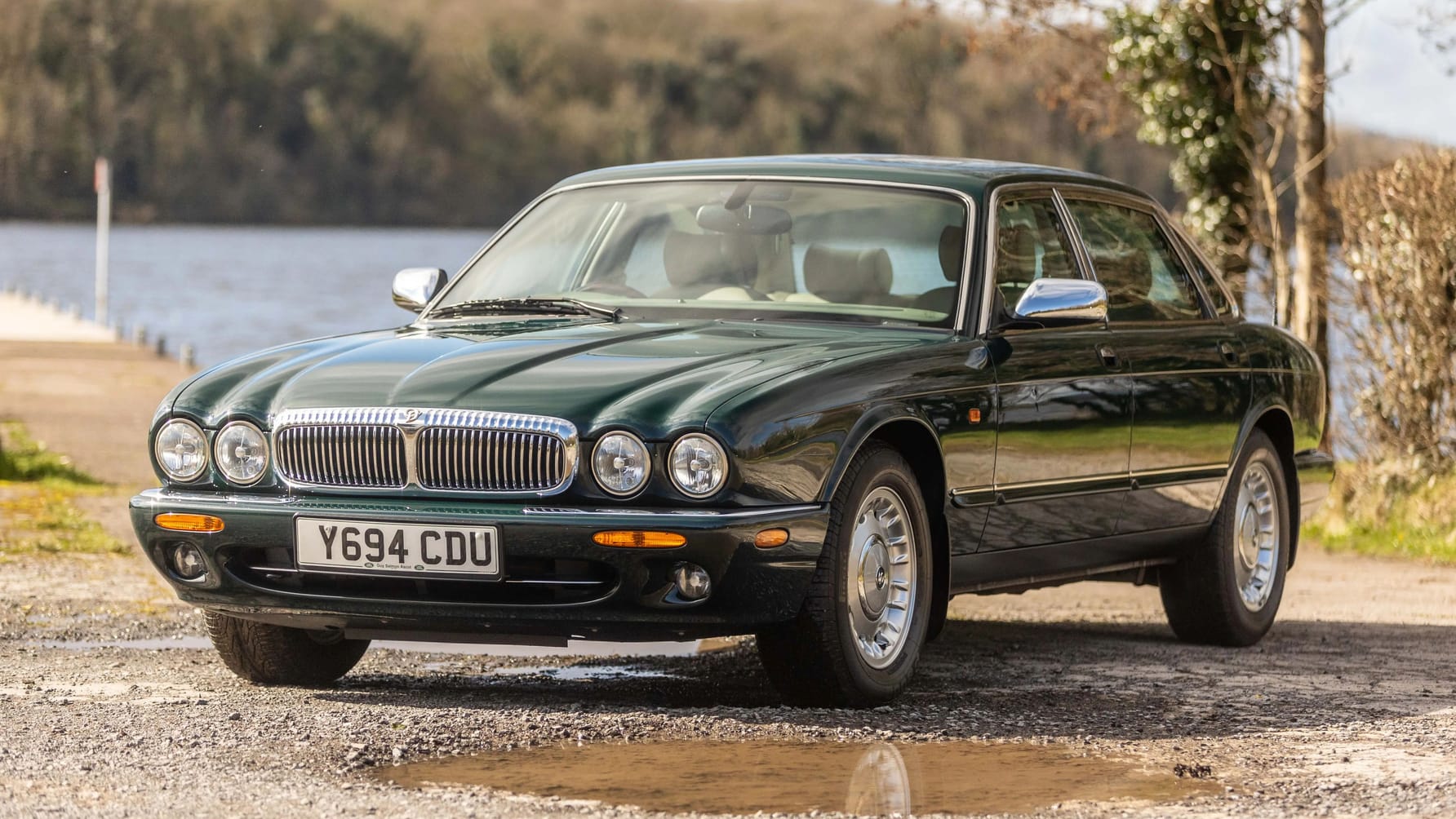 Queen Elizabeth II's old 16k-mile Daimler Majestic is currently up for ...