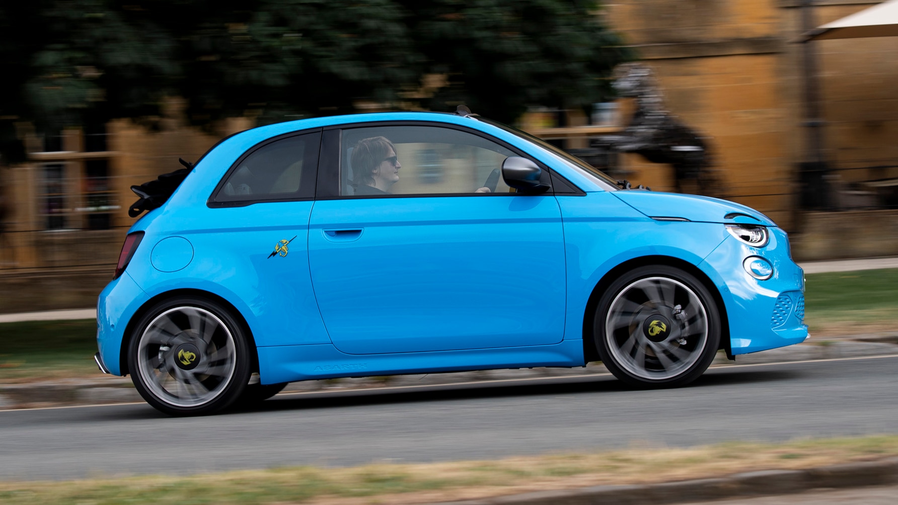 Abarth 500e Convertible review: what's this EV hot hatch like as a soft ...