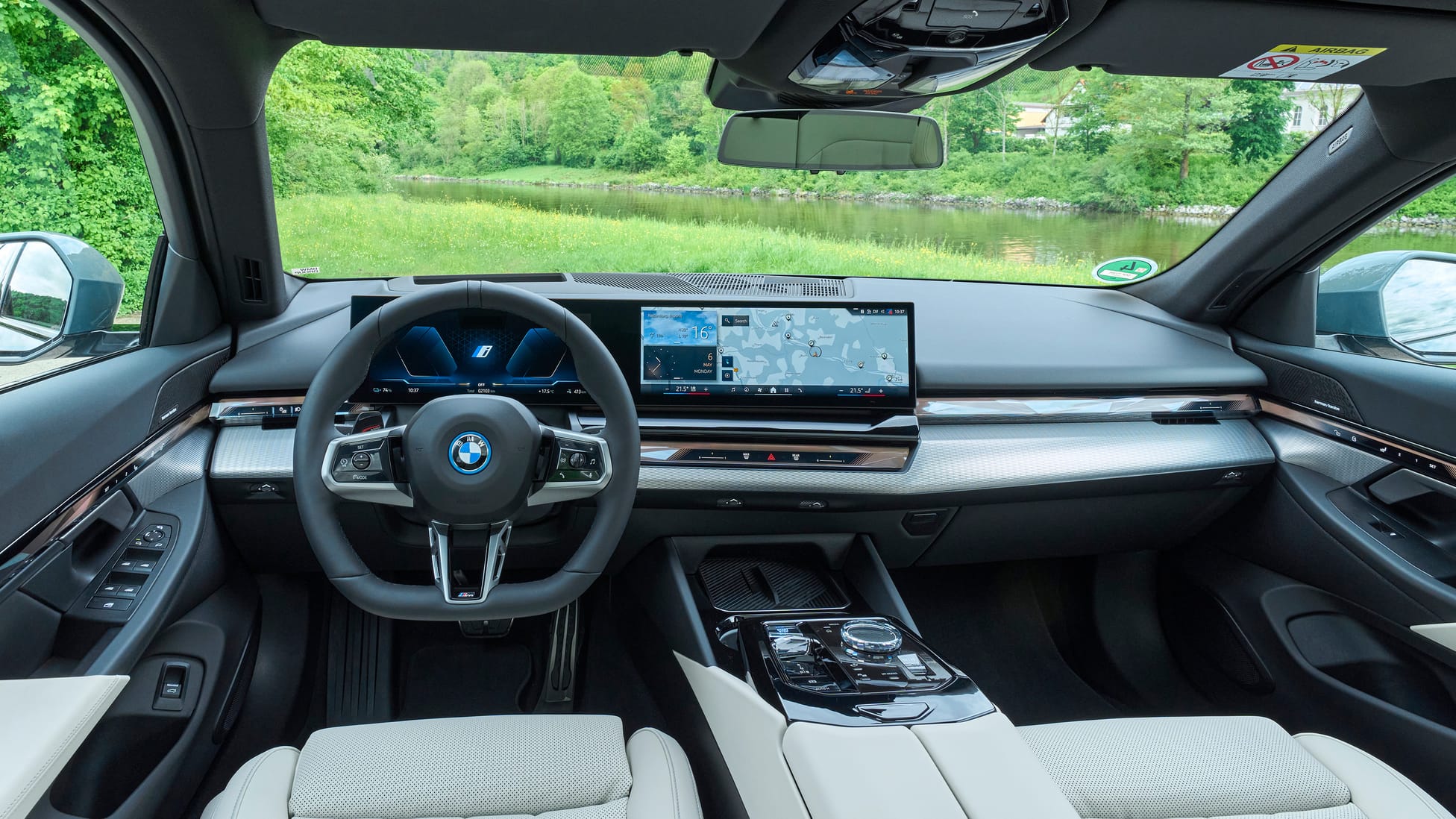 BMW i5 Touring Driving, Engines & Performance | Top Gear