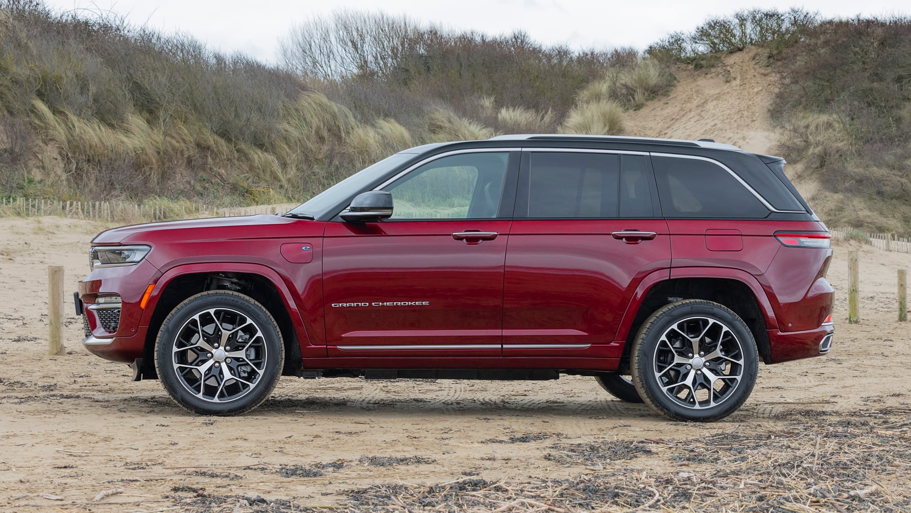 Jeep Grand Cherokee Interior Layout & Technology | Top Gear