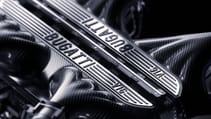 V16-engined hybrid 