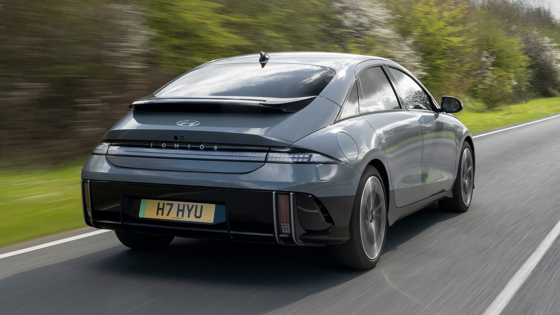 Hyundai Ioniq 6 Driving, Engines & Performance | Top Gear