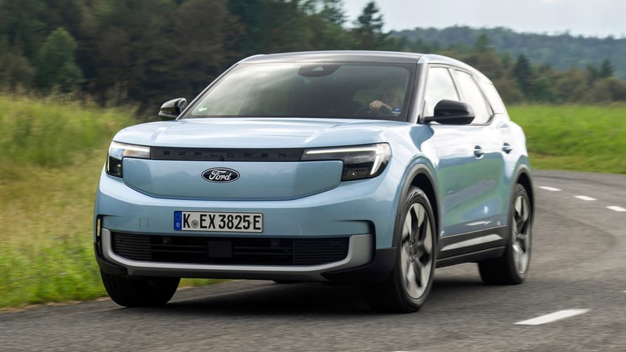 Ford Explorer Review 2025 | Top Gear