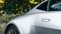 Aston Martin Vantage curves