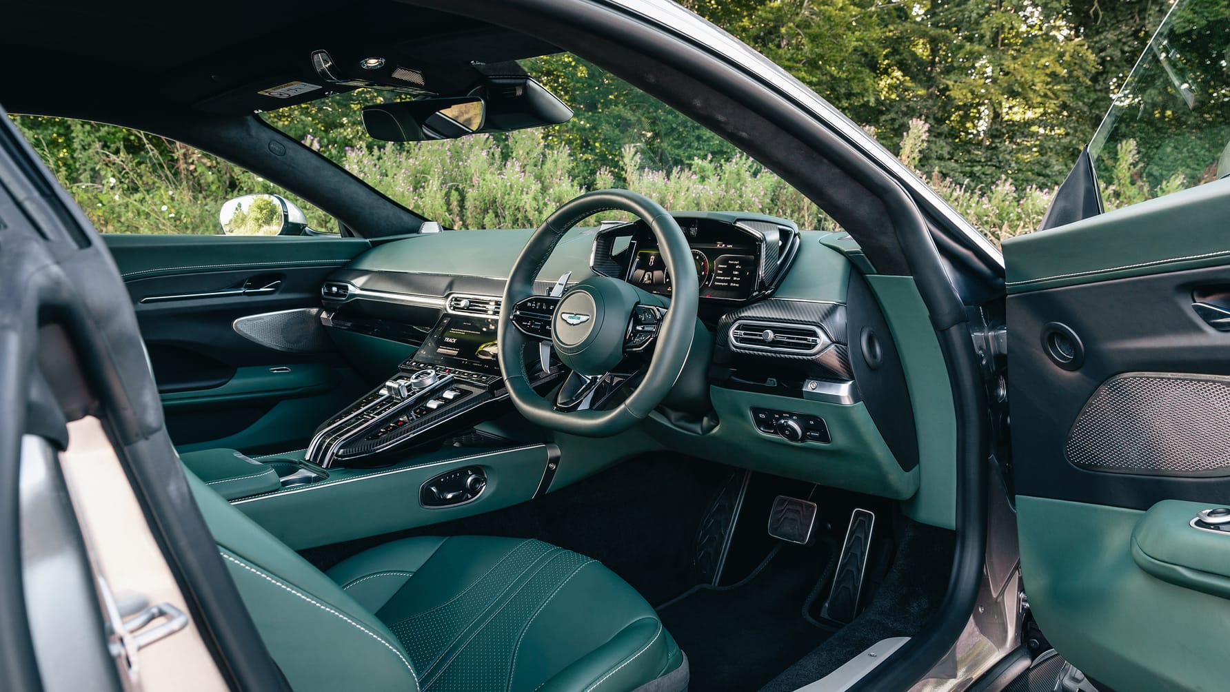 Aston Martin Vantage Interior Layout & Technology | Top Gear