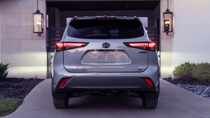 Toyota Highlander Review 2025 | Top Gear