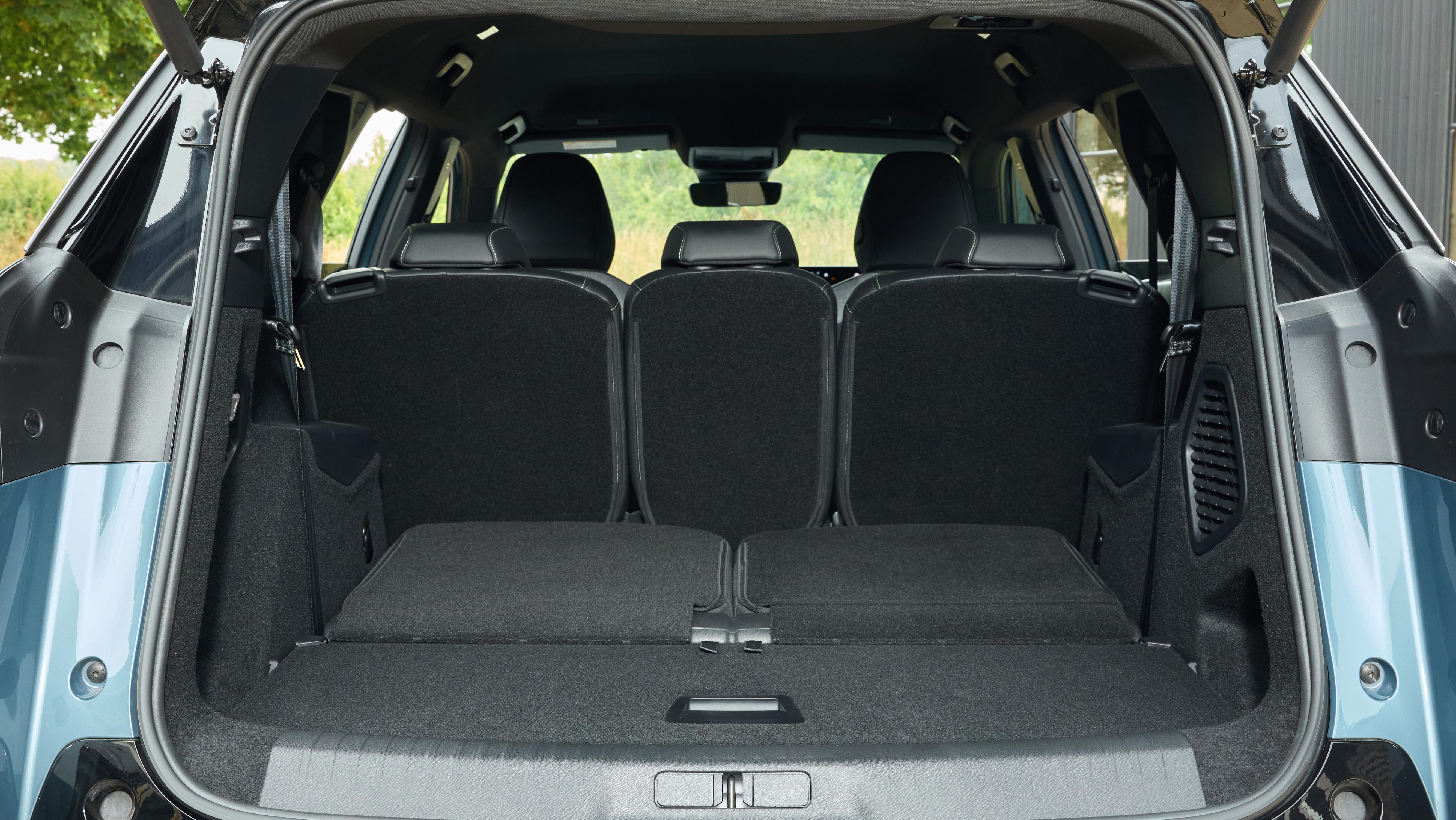 Peugeot 5008 Review 2026 | Top Gear