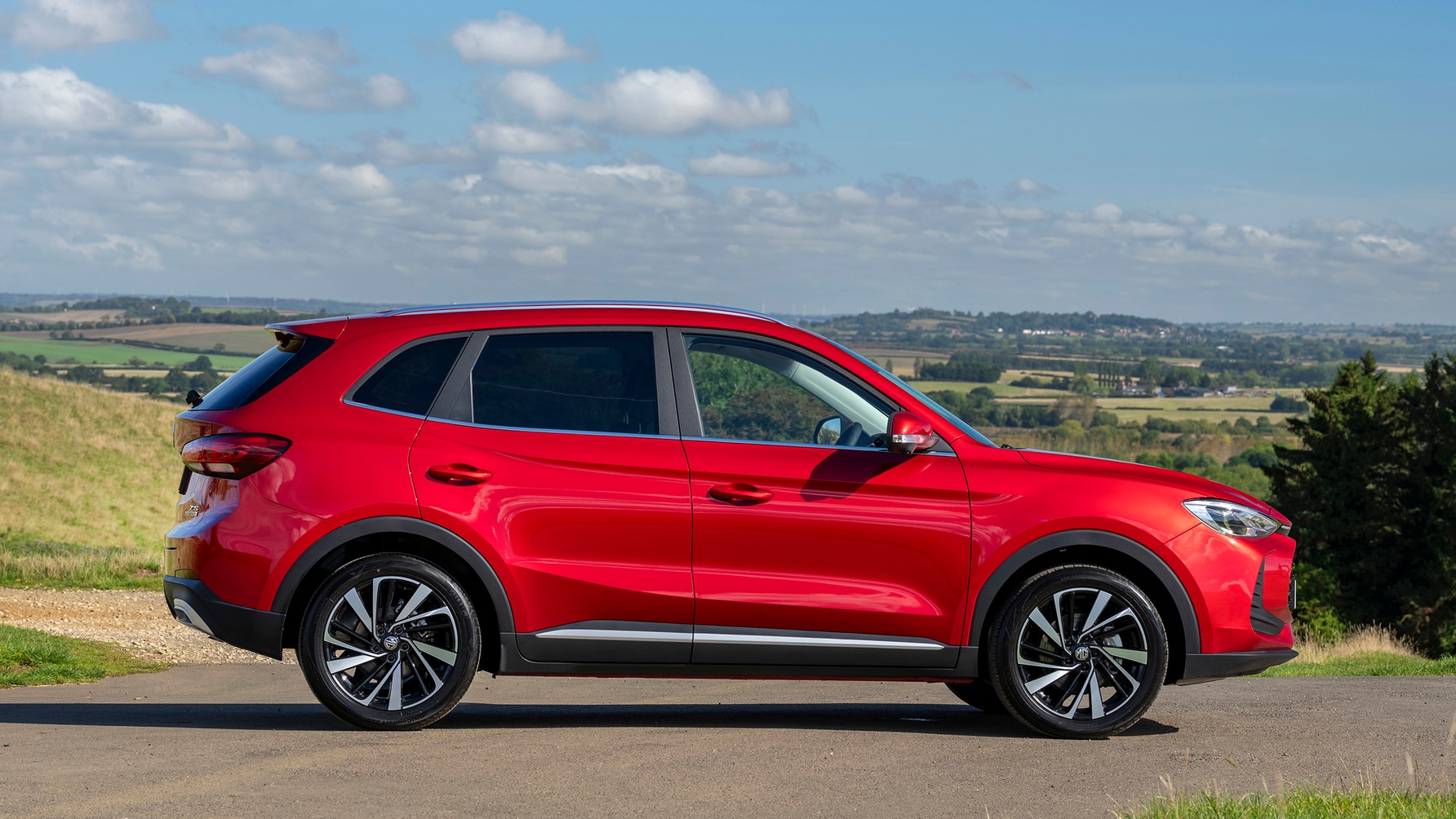 MG Motor UK ZS Interior Layout & Technology | Top Gear