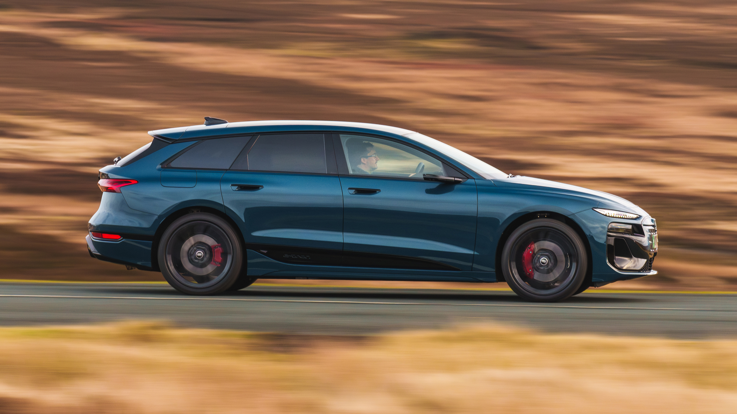 Audi A6 e-tron Avant profile