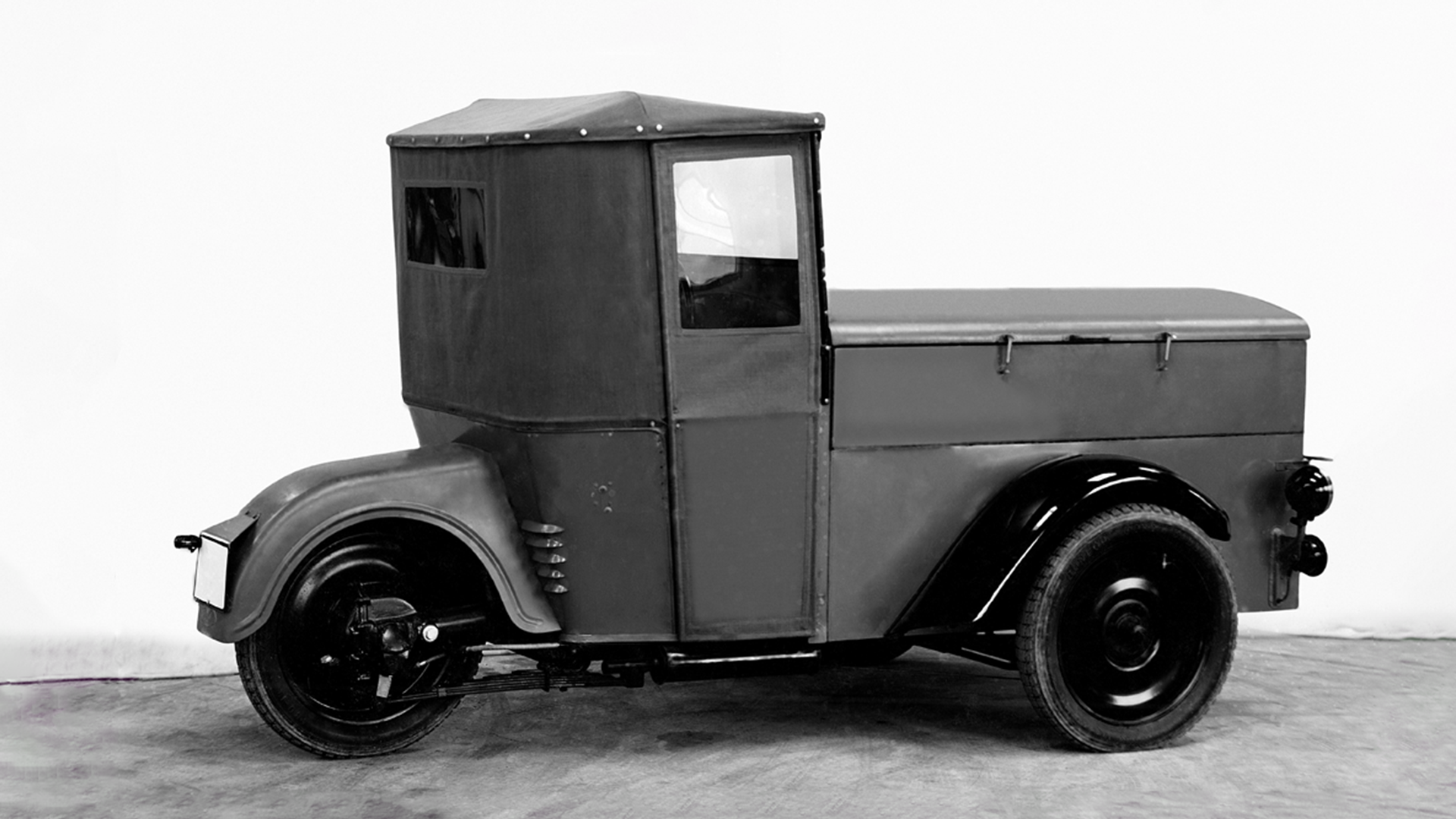 1933 BMW F 79 three-wheeler van