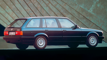 BMW 3 Series E30 static image from rear