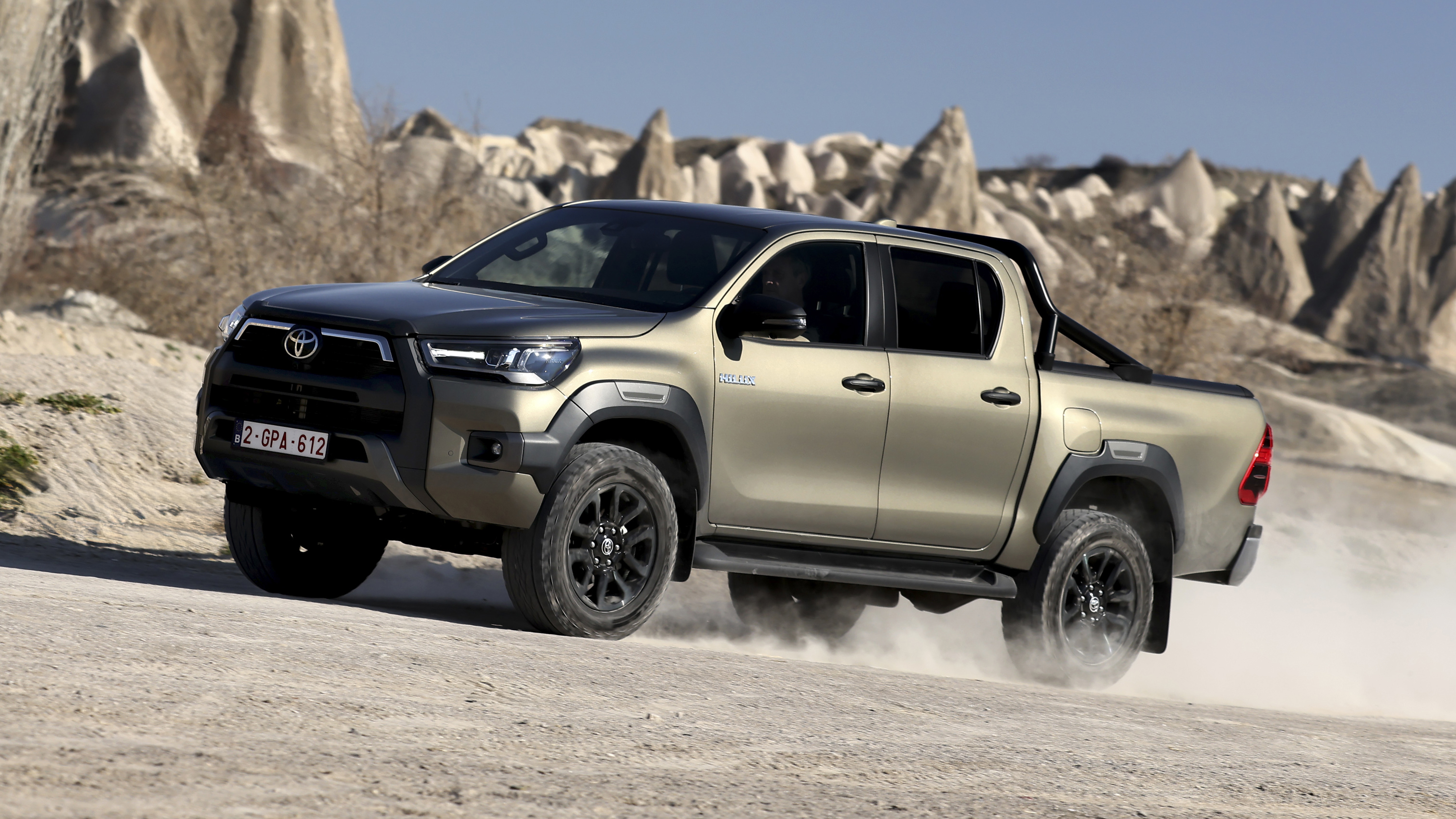 Toyota Hilux front