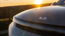 Li L9 bonnet