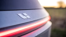 Li L9 brake light