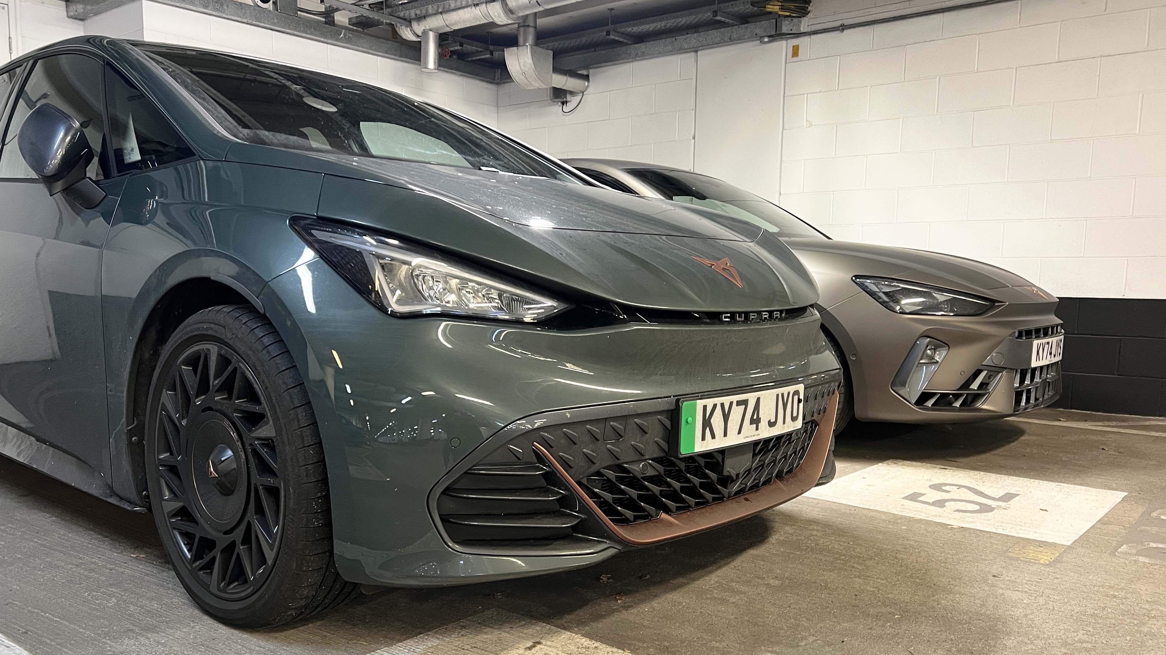 Cupra Born VZ, Cupra Leon 300