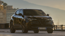Front profile static shot of the Alfa Romeo Junior Intensa