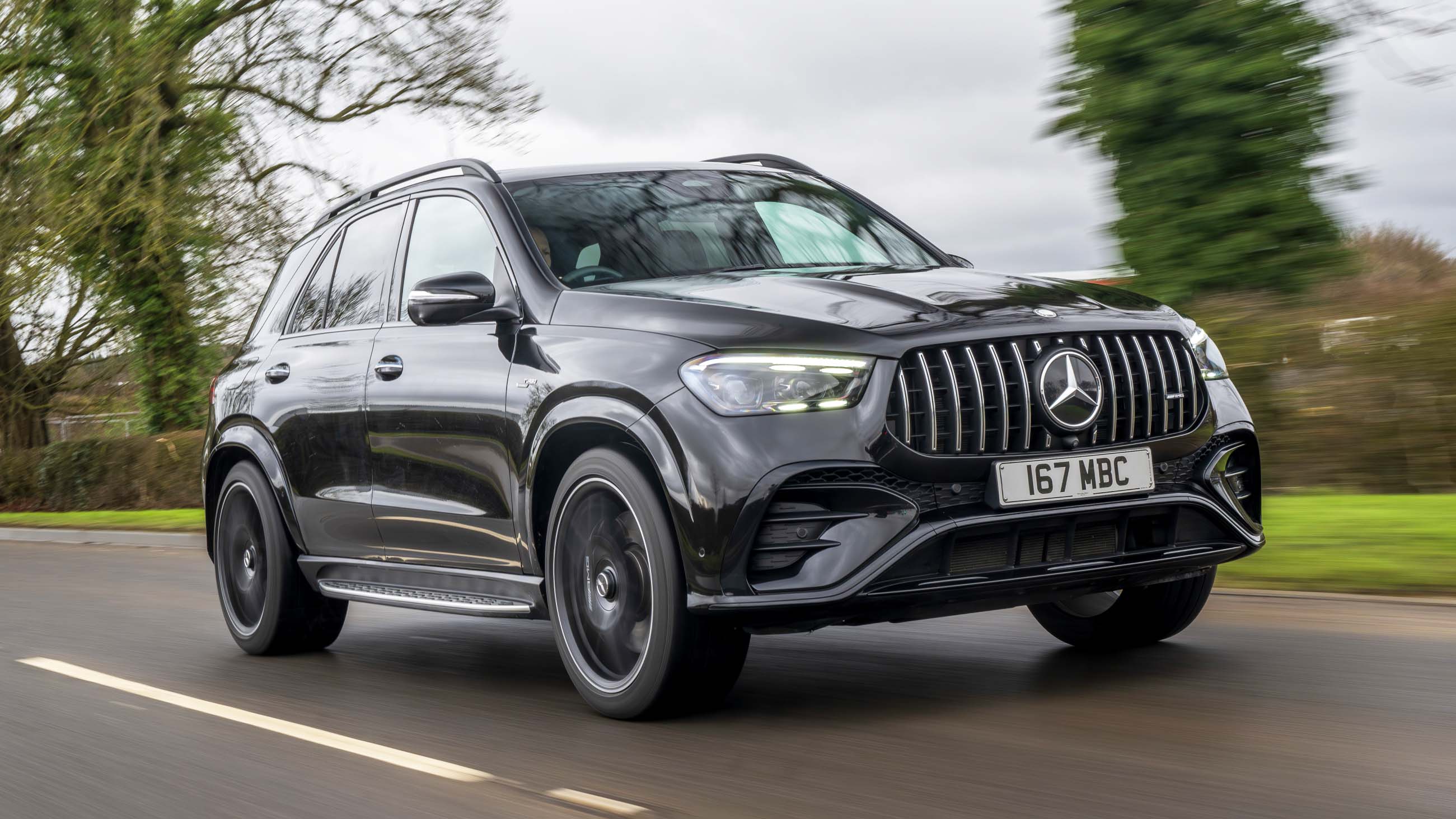 Mercedes-Benz GLE exterior front three quarter dynamic