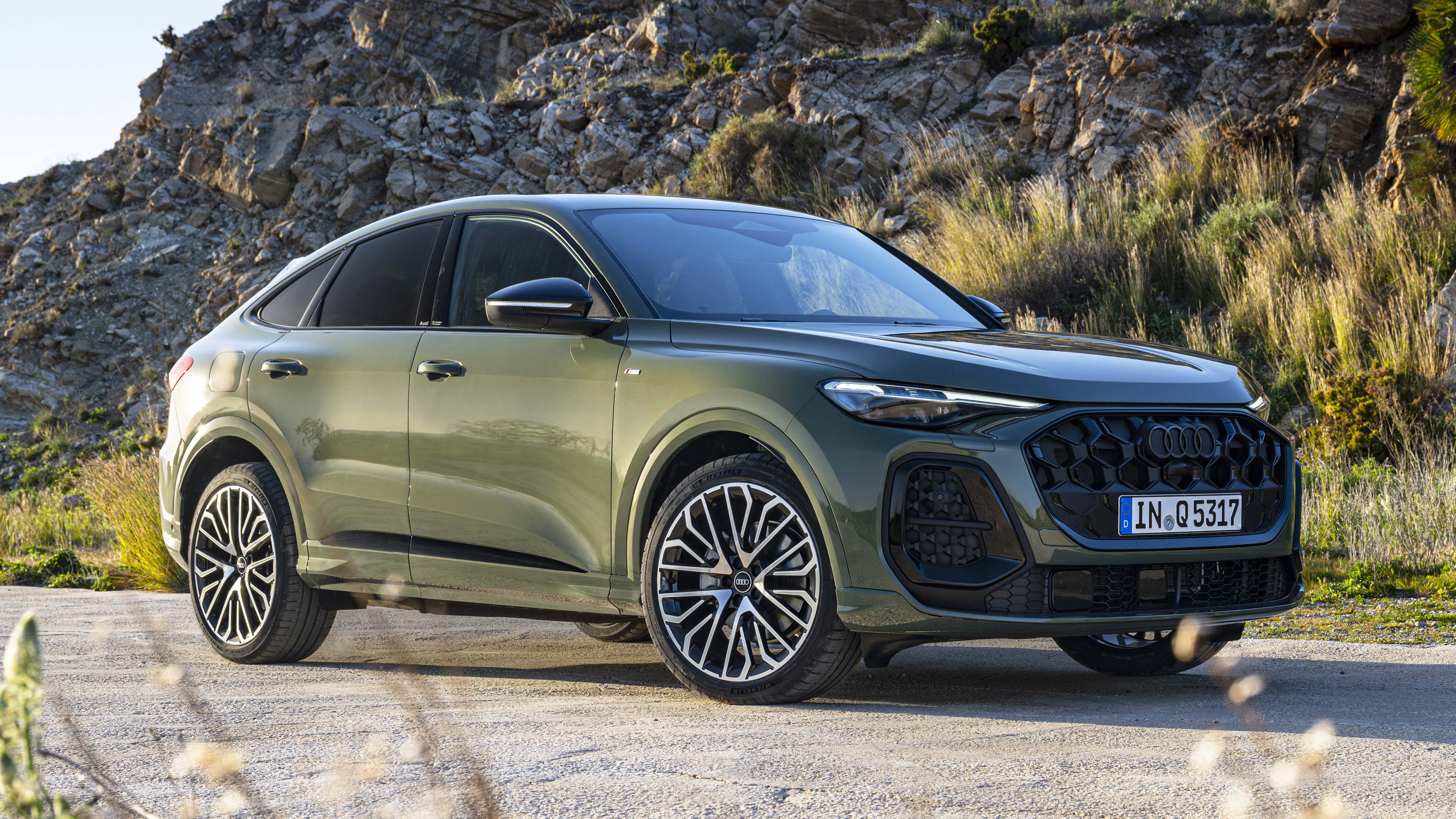 Audi Q5 Sportback exterior front three quarter static