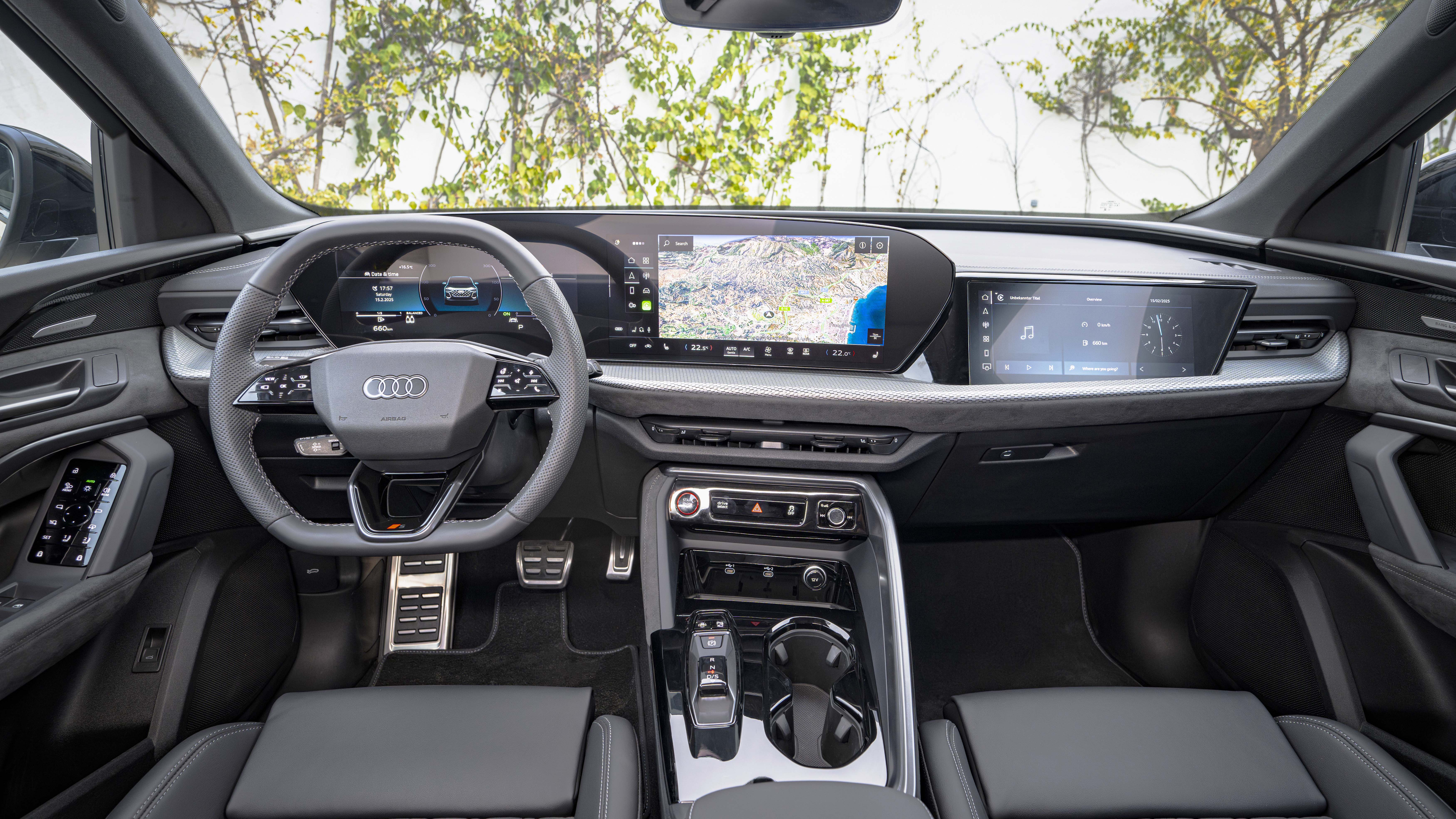 Audi Q5 interior front dashboard