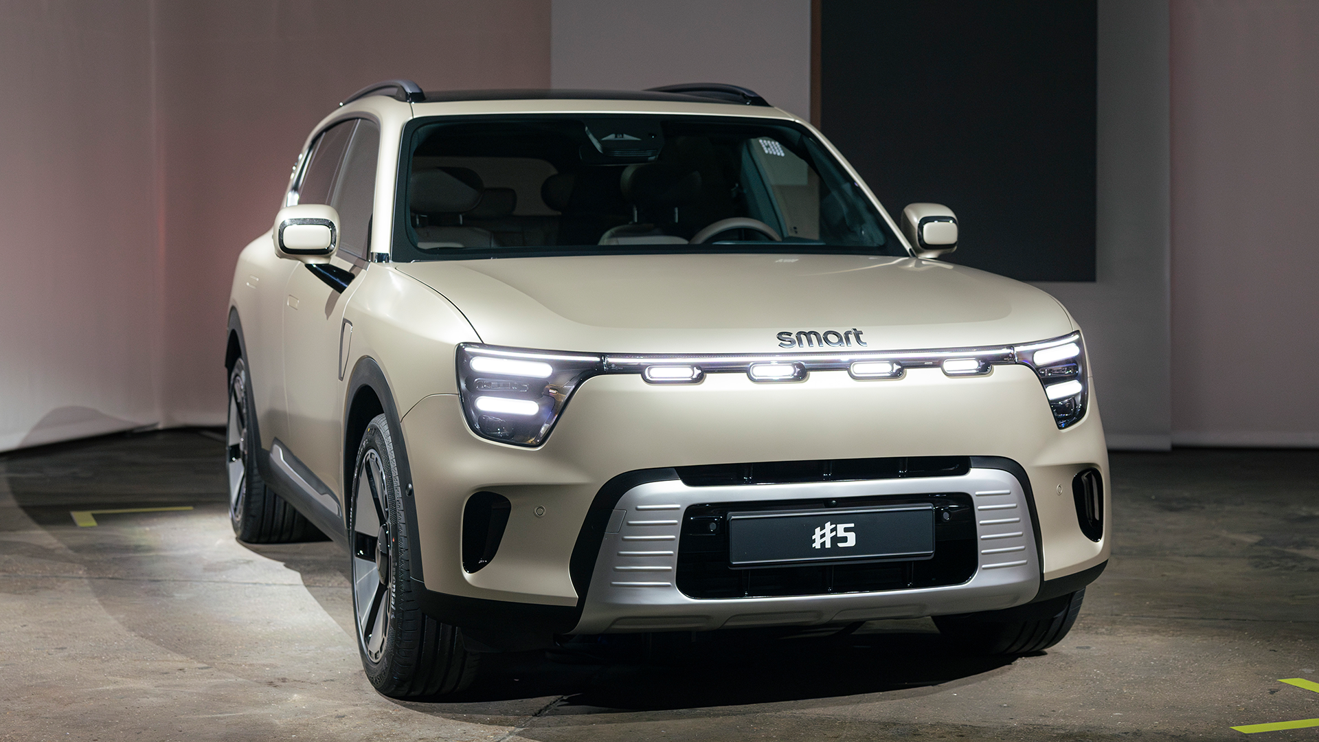 Exterior shot of Smart #5 Premium trim SUV