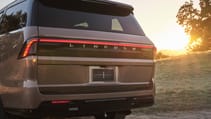 Lincoln Navigator brake light