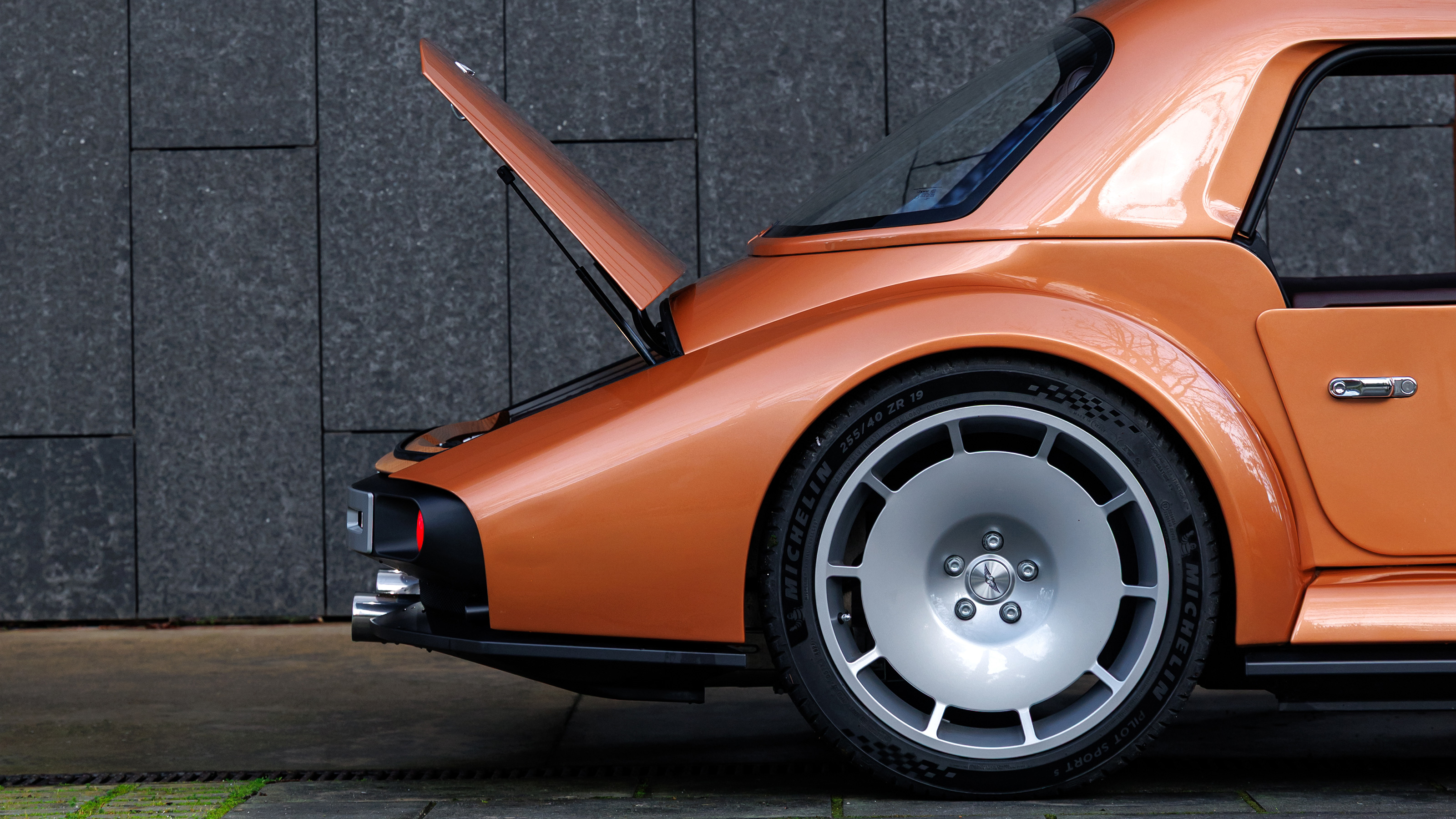 Morgan Supersport boot