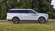 Lincoln Navigator profile