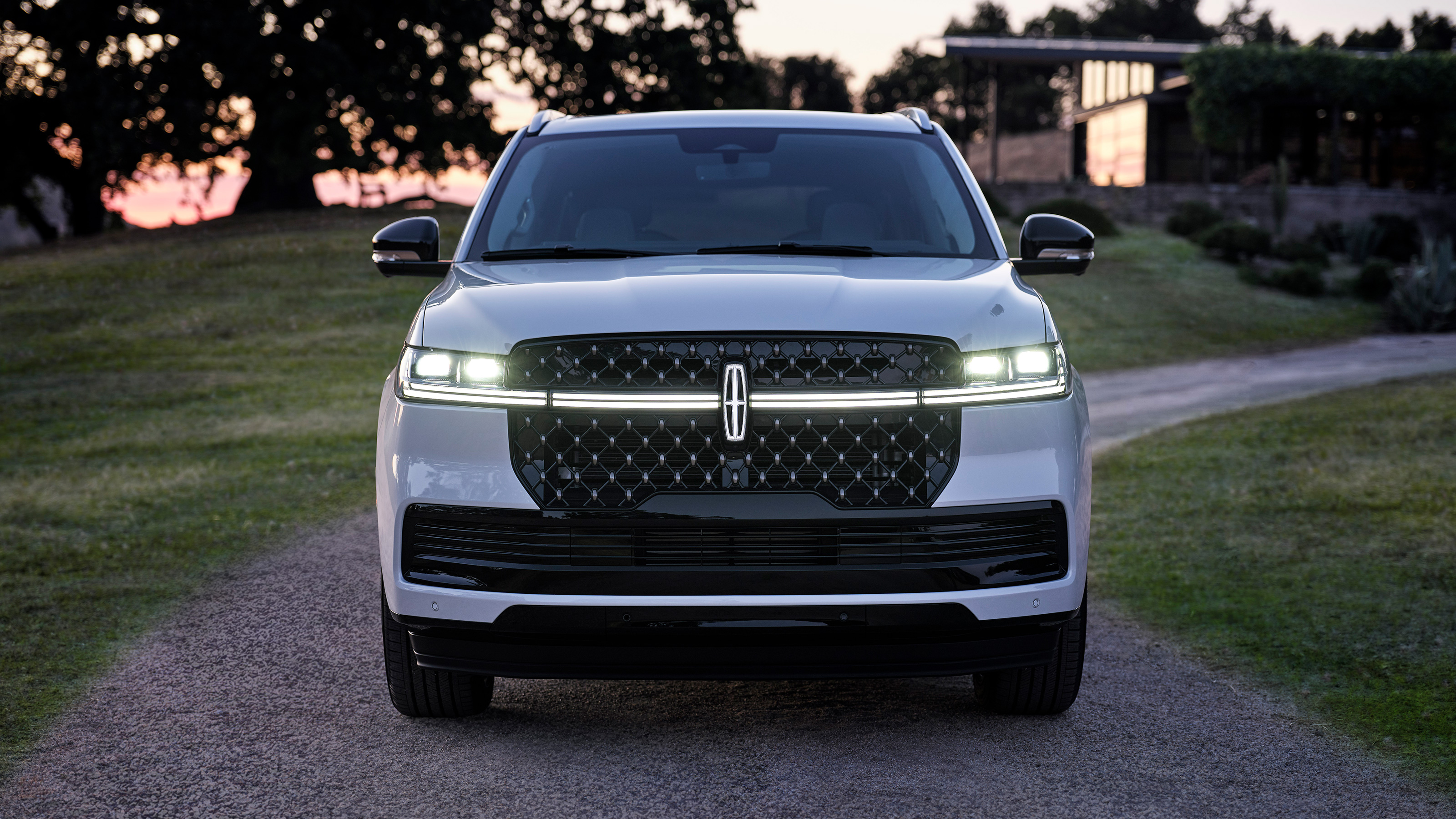 Lincoln Navigator front