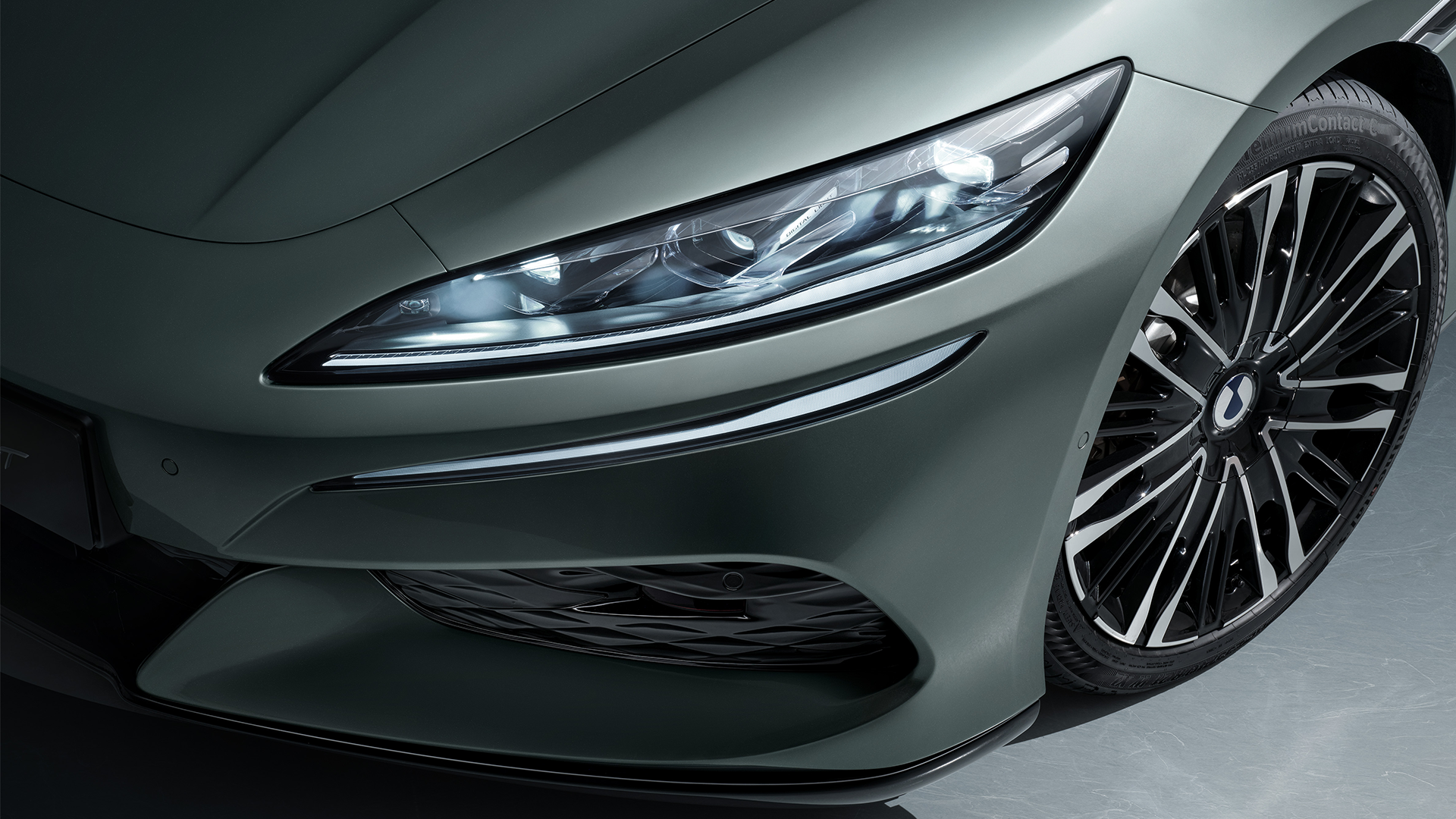 Close up of Denza Z9 GT front headlight