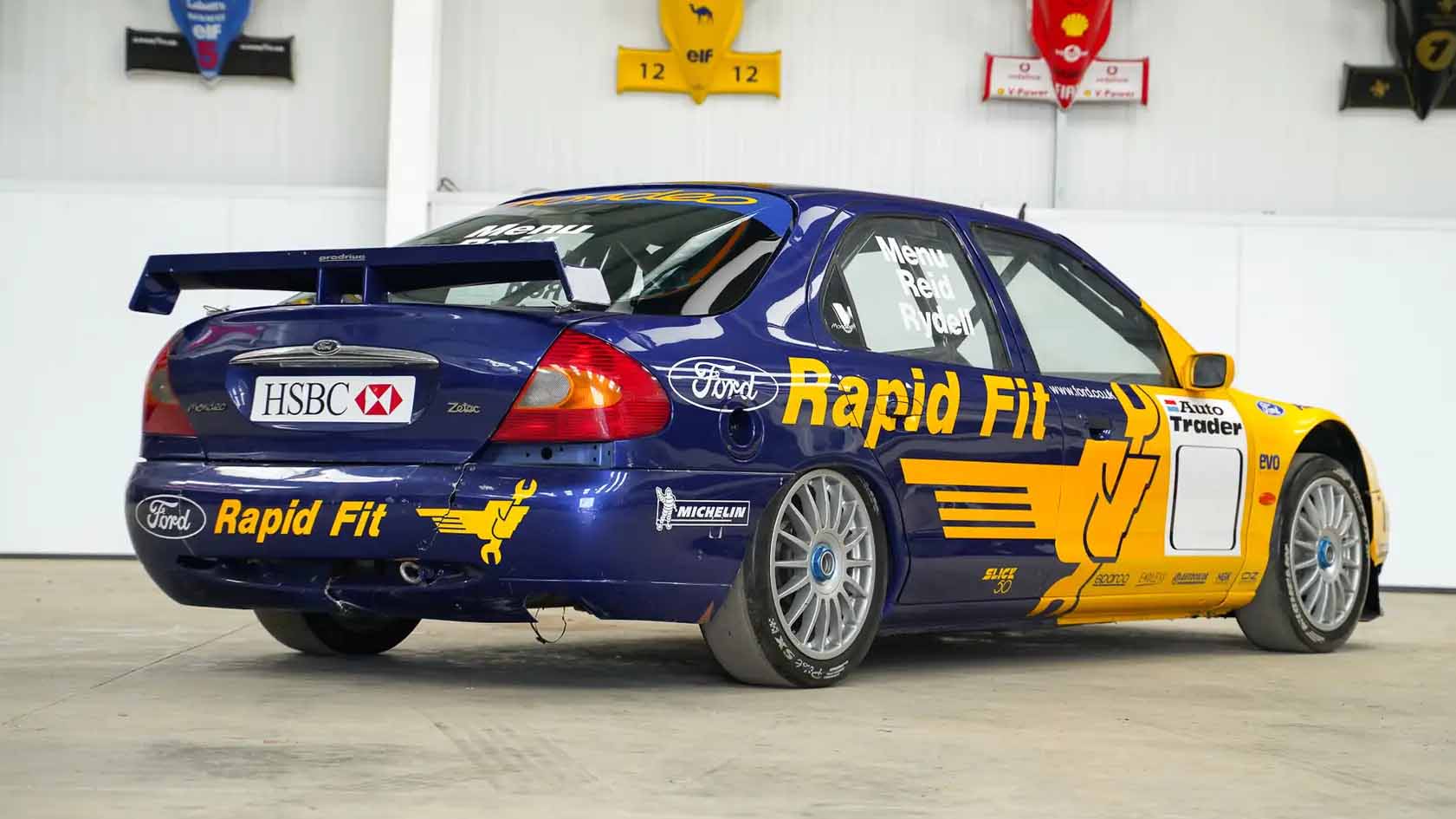 Ford Mondeo touring car gaming rig
