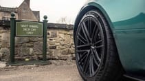 Aston Martin DB12
