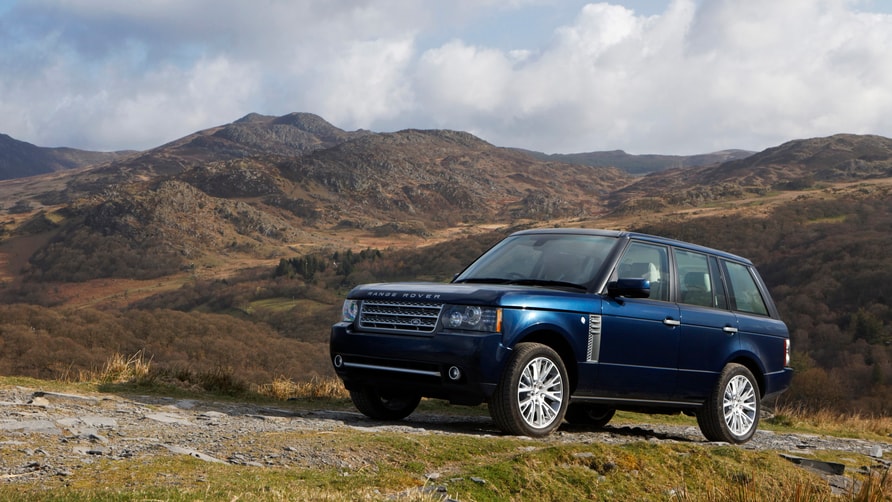 Range Rover L Class Land Rover Classic has a new upgrade to add Apple CarPlay to your L322 ...