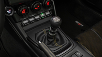 Close up interior shot of Toyota GR86 Yuzu Edition gear stick