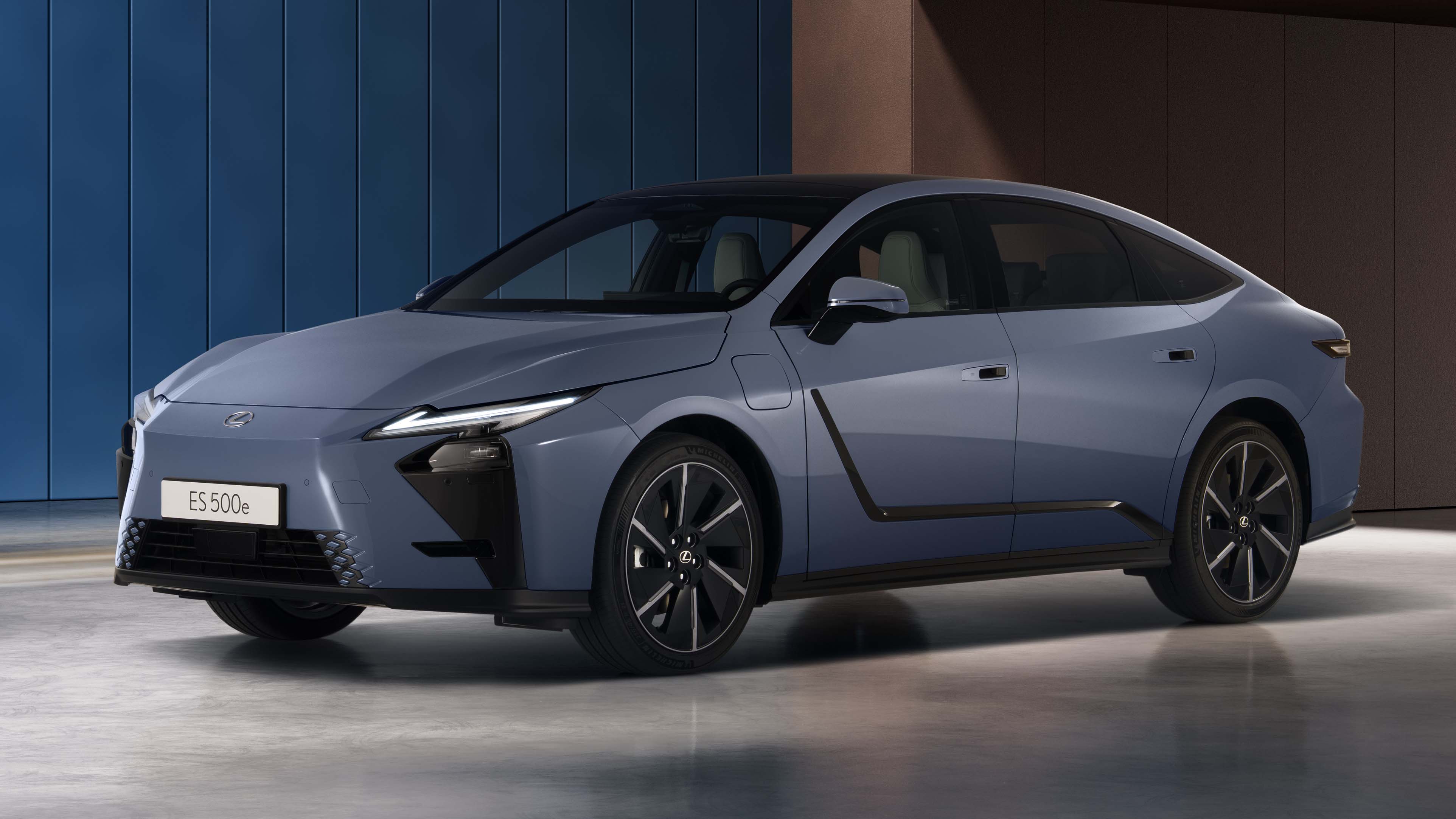 Lexus ES 500e