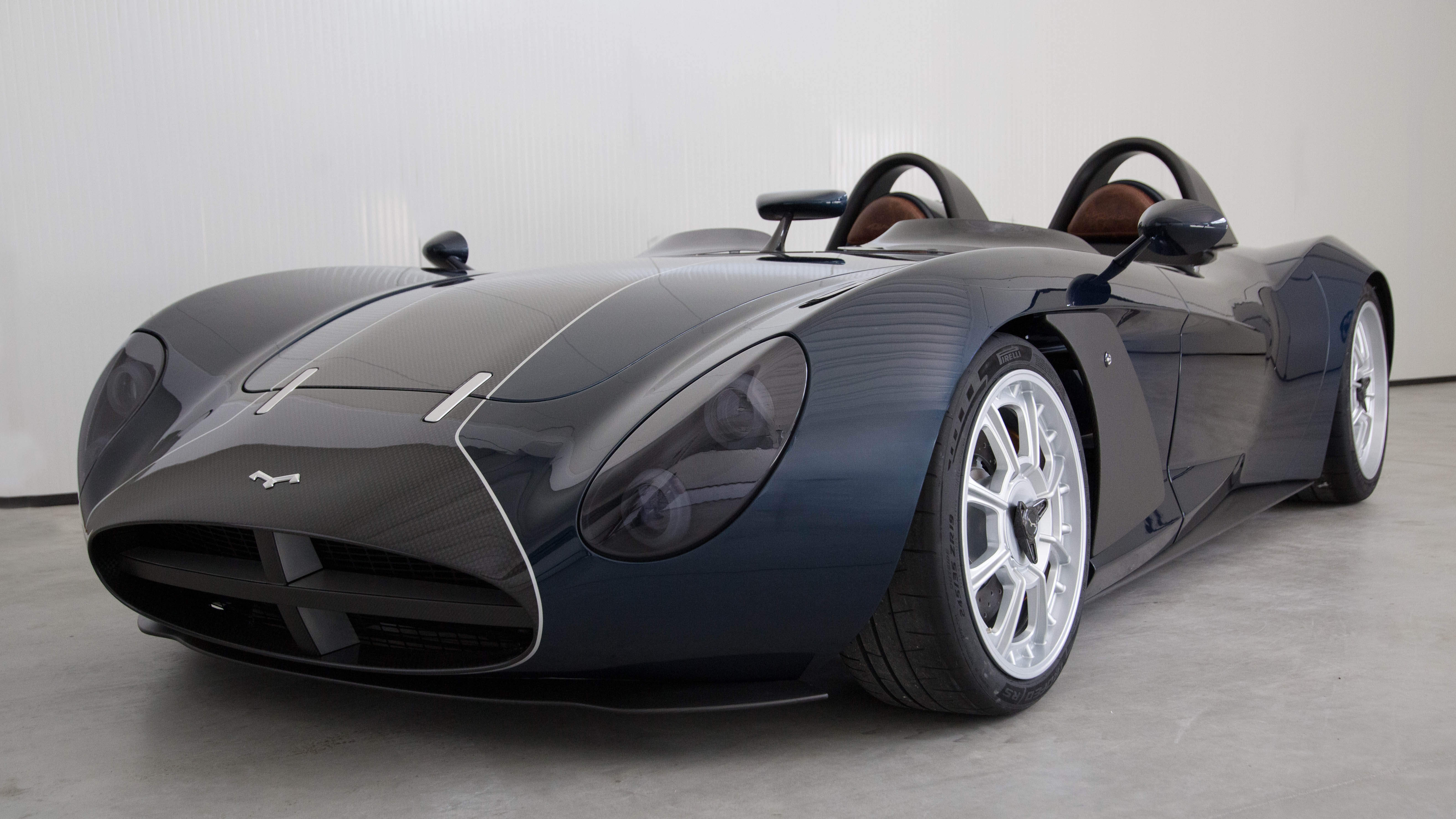 The AM Rina is a lightweight Italian speedster with a 500bhp