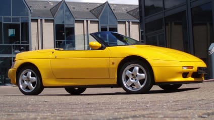 Lotus Elan (M100)