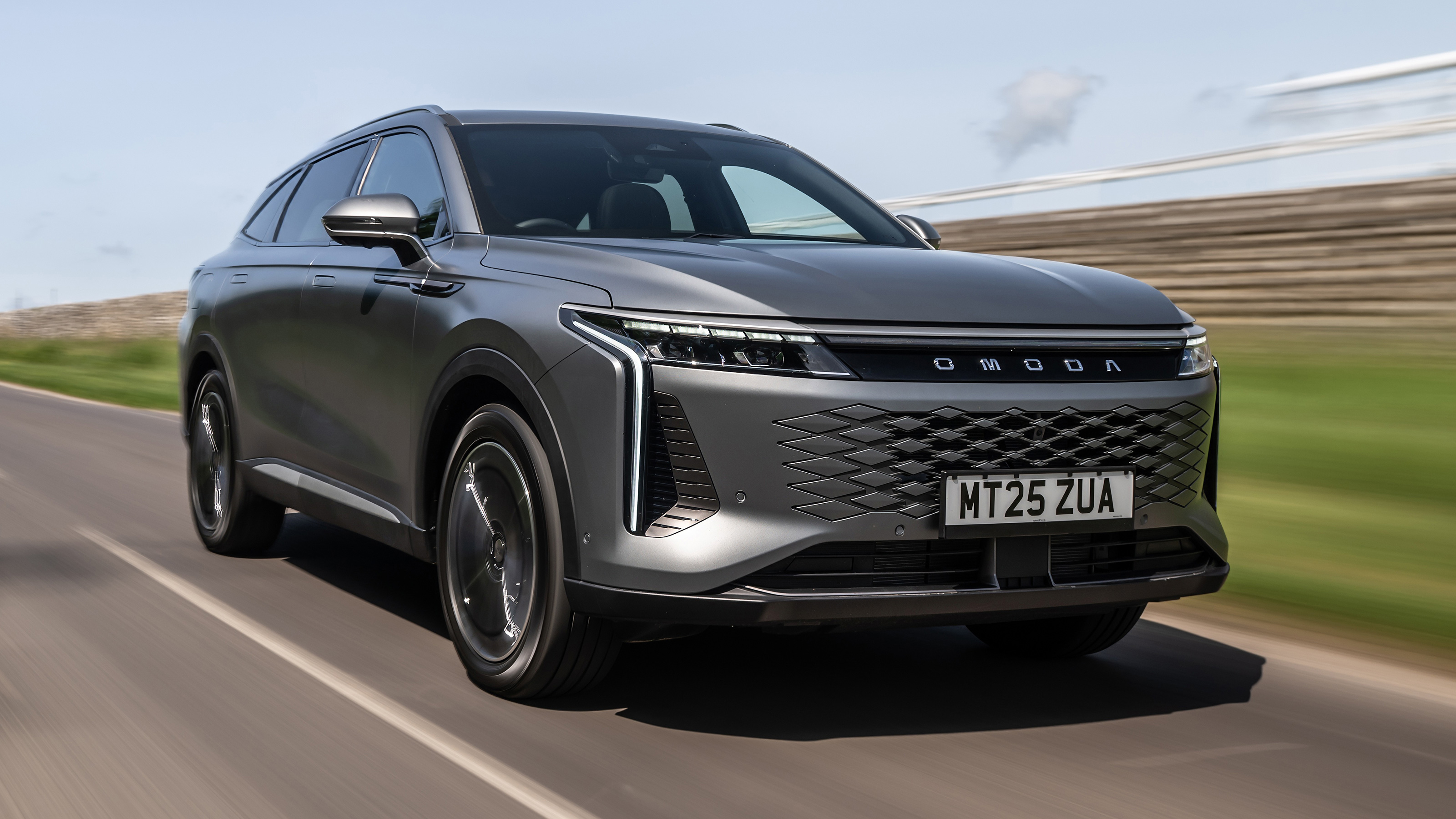 Omoda 9 front
