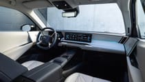 DS No 8 interior front
